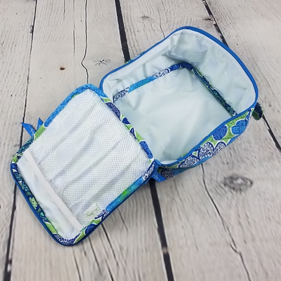 Vera Bradley Lunch Box - Picture 4 of 5